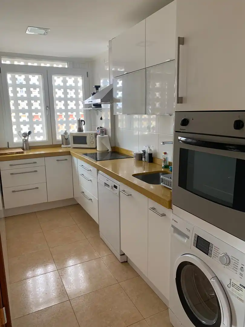 Wohnung zur Miete in Paseo de los Robles, Garrido Norte
