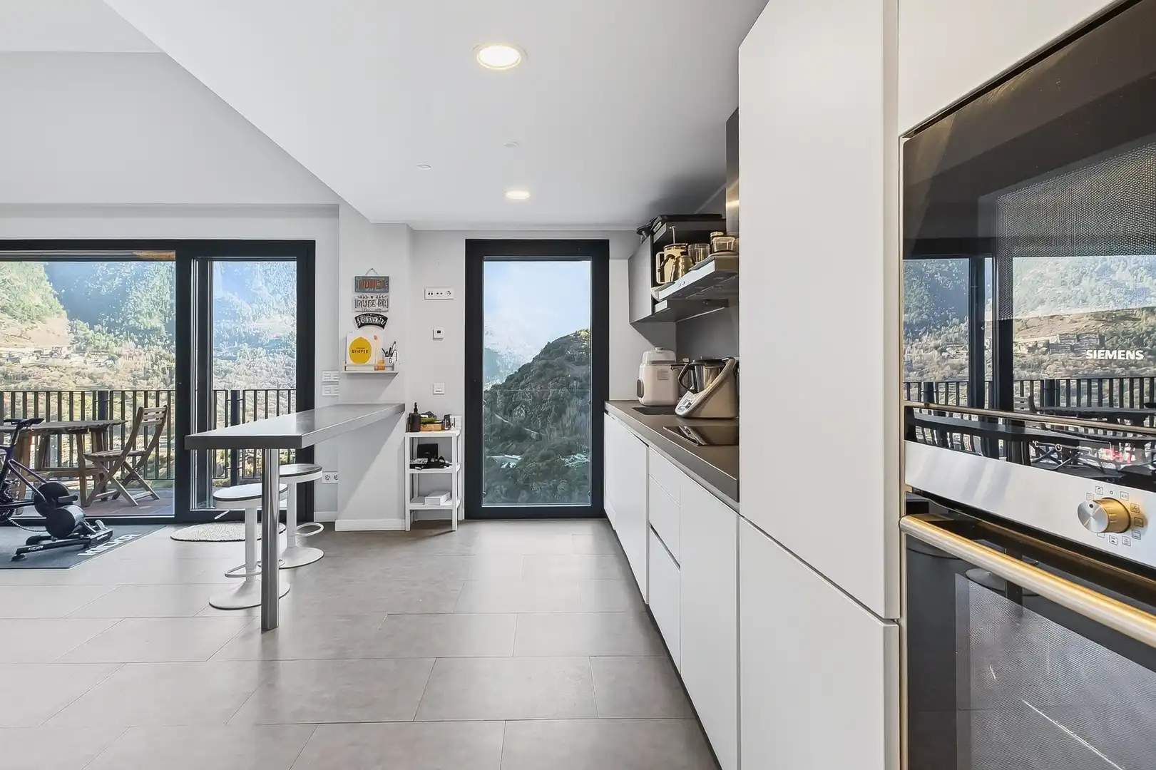 Küche von Dachboden zum Verkauf in Escaldes – Engordany mit Heizung, Terrasse und Abstellraum
