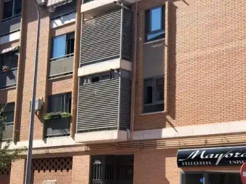 Vista exterior de Pis per a compartir en Fresnos I y II