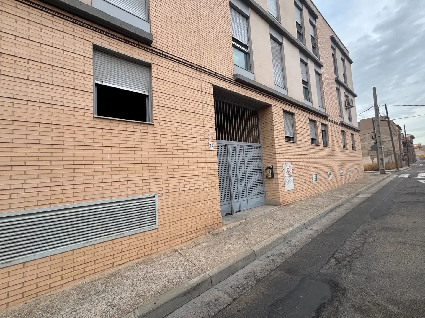 Exterior view of Flat for sale in Oliver-Valdefierro