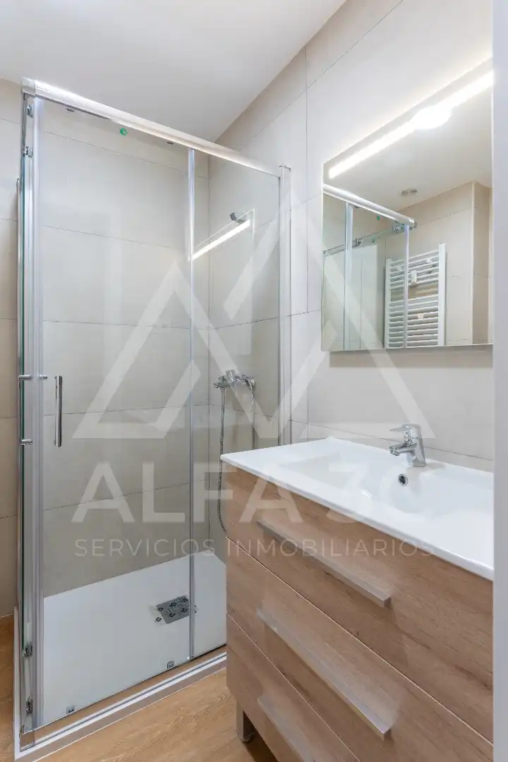 Bathroom of Flat for sale in Madrid  with Terrace