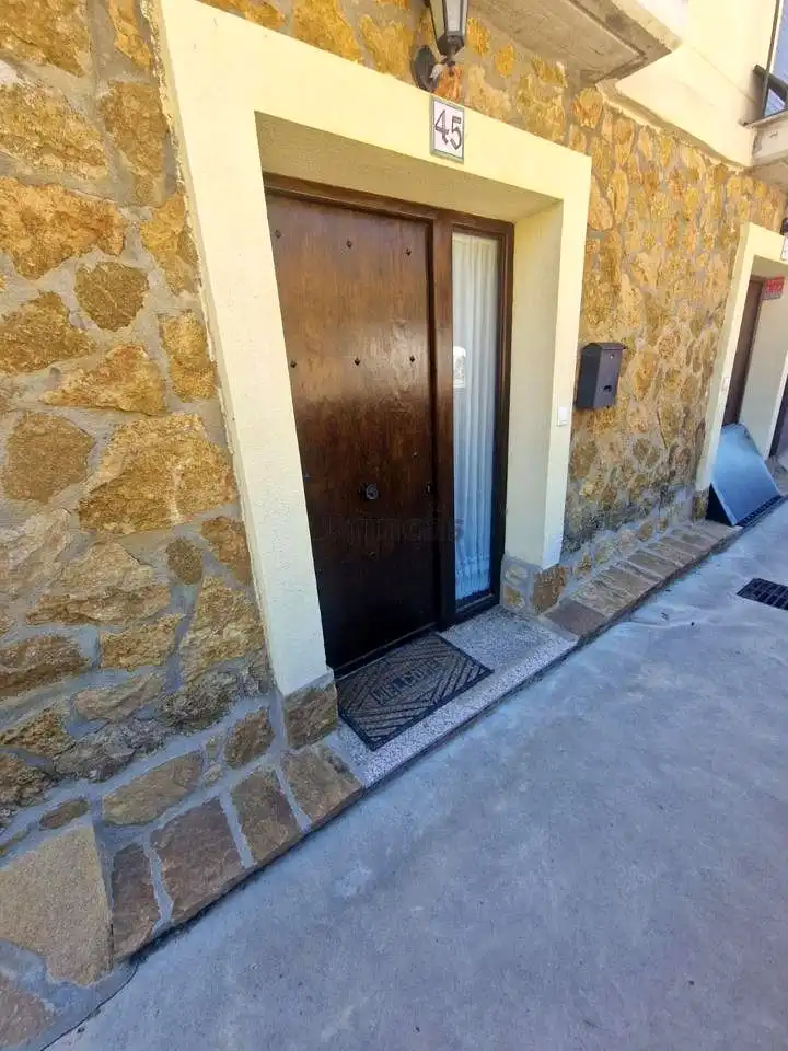 Adossat amb terrassa en venda a Calle Teruel