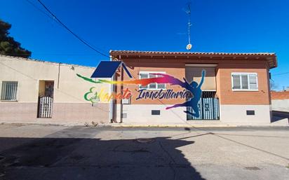 Vista exterior de Casa o xalet en venda en Villacañas amb Moblat