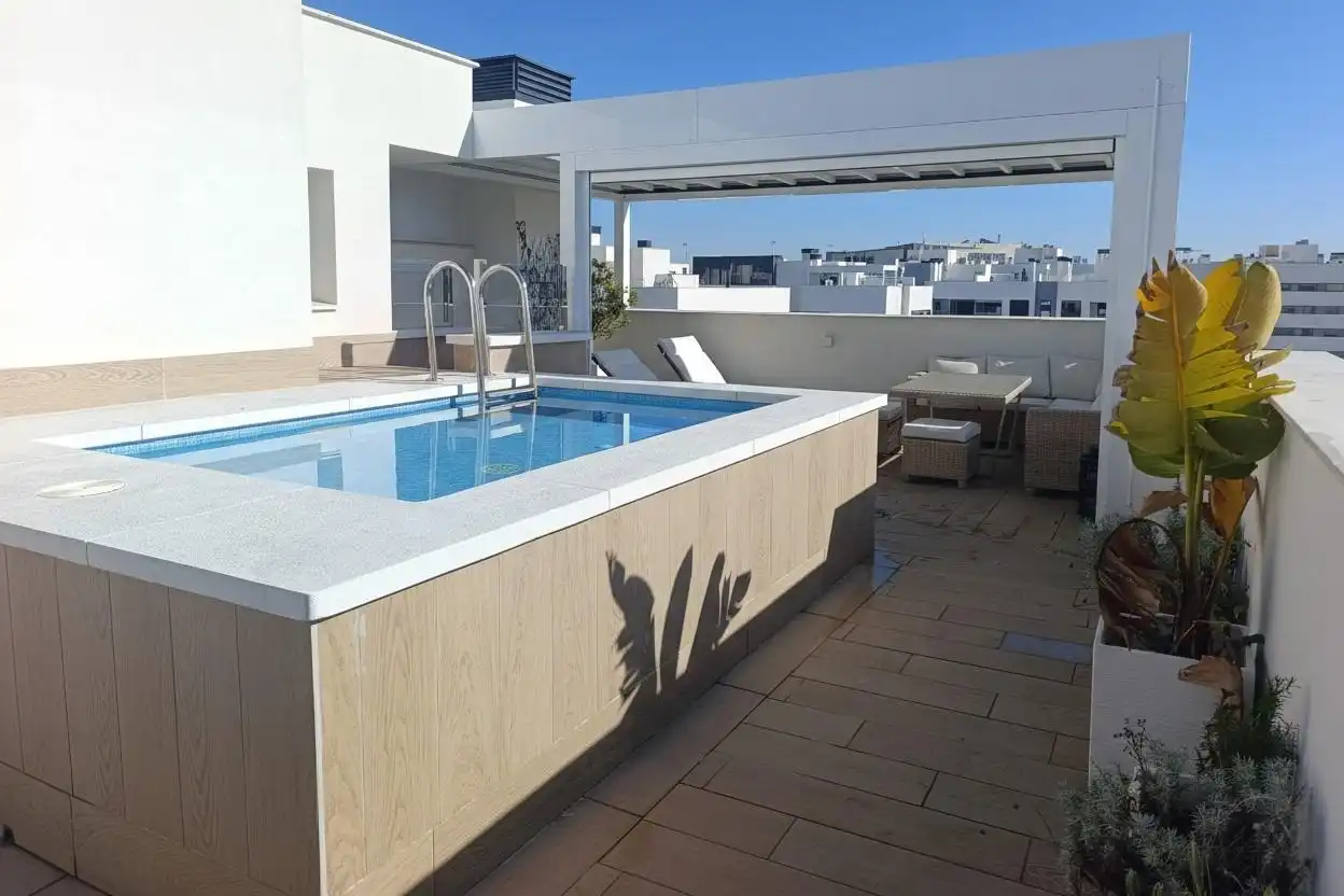 Piscina de Ático en venta en  Córdoba Capital con Calefacción, Jardín privado y Terraza