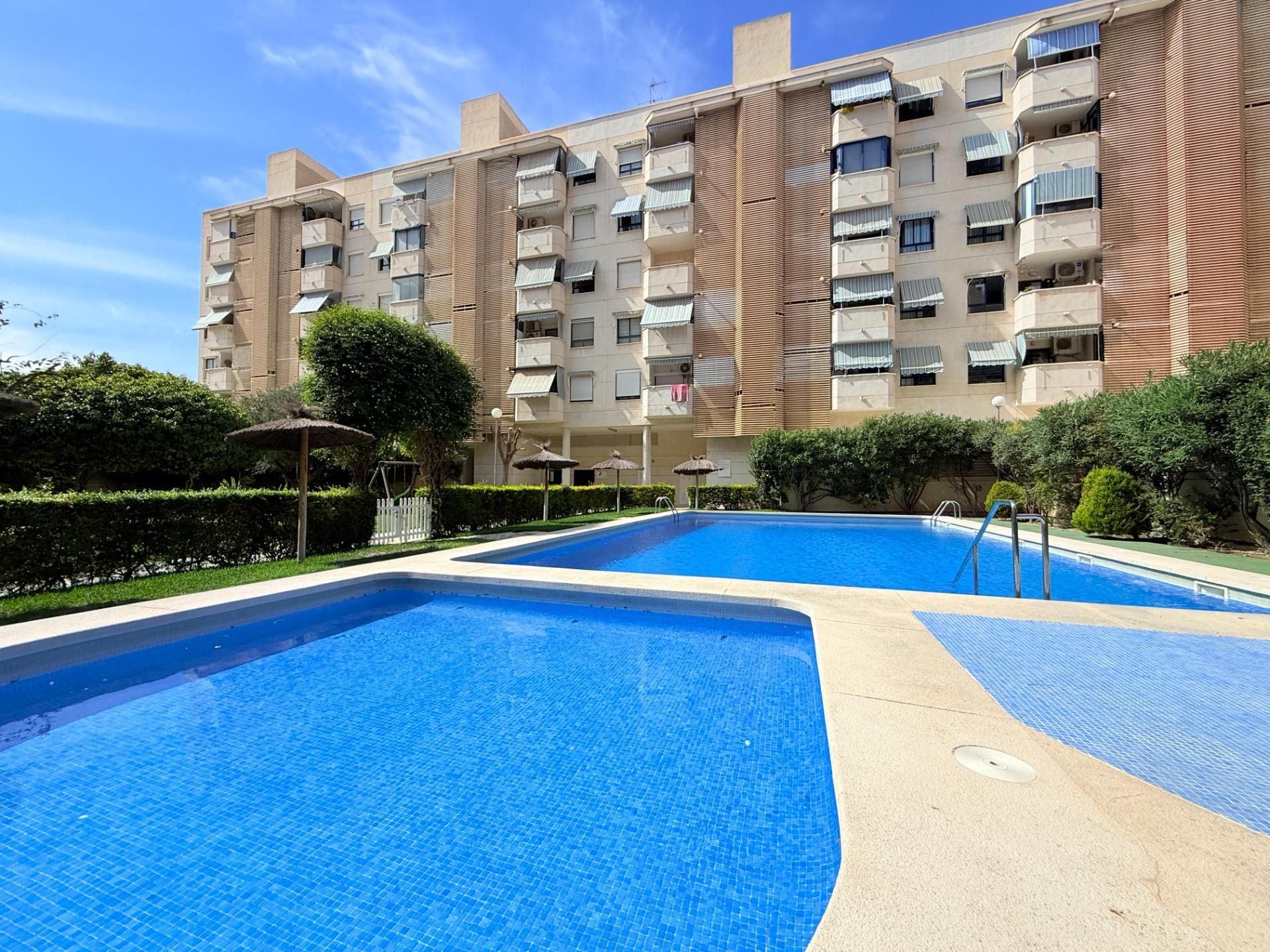 Swimming pool of Flat for sale in Alicante / Alacant  with Air Conditioner, Balcony and Community pool