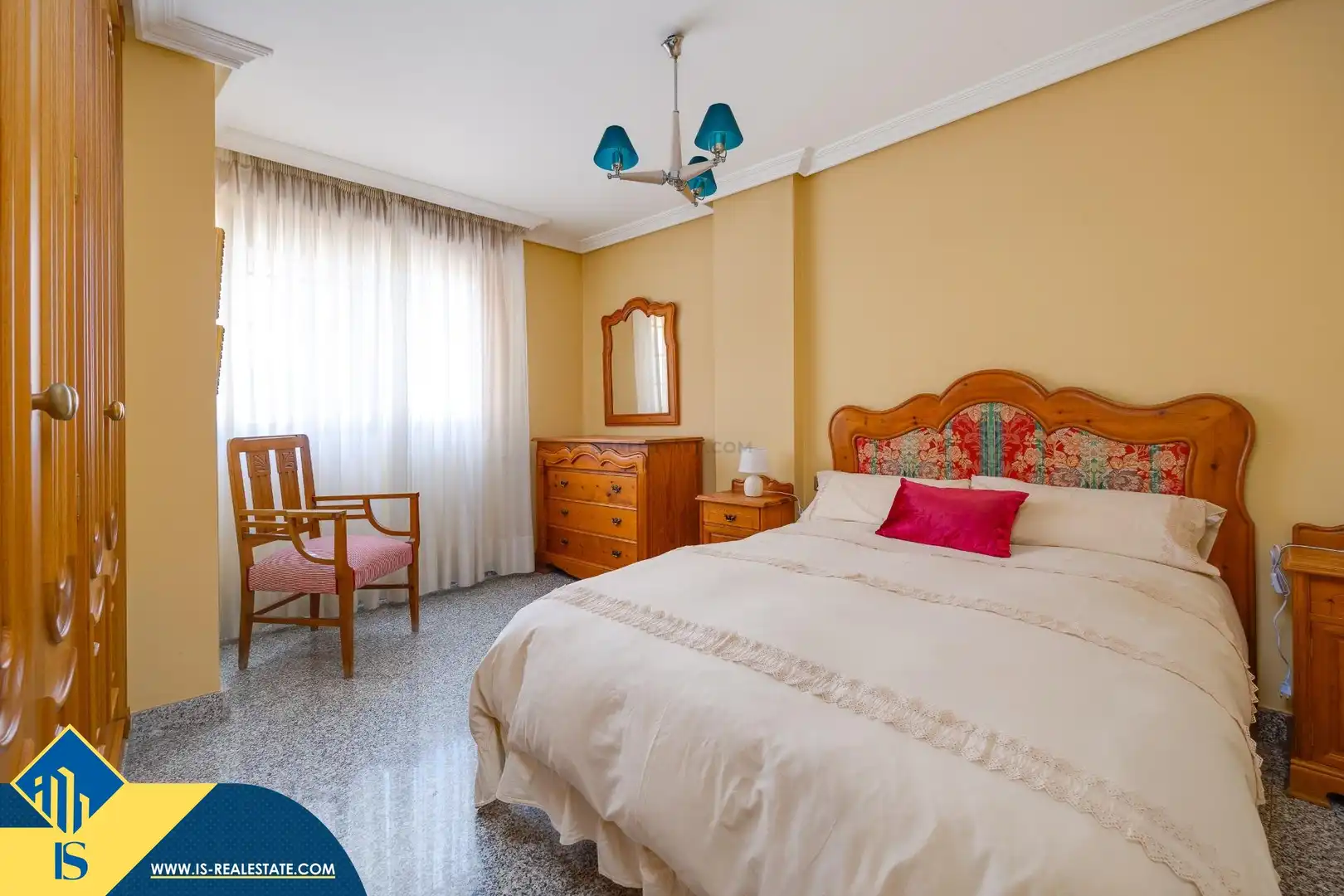 Habitación de Ático de alquiler en Torrevieja con Terraza, Trastero y Amueblado
