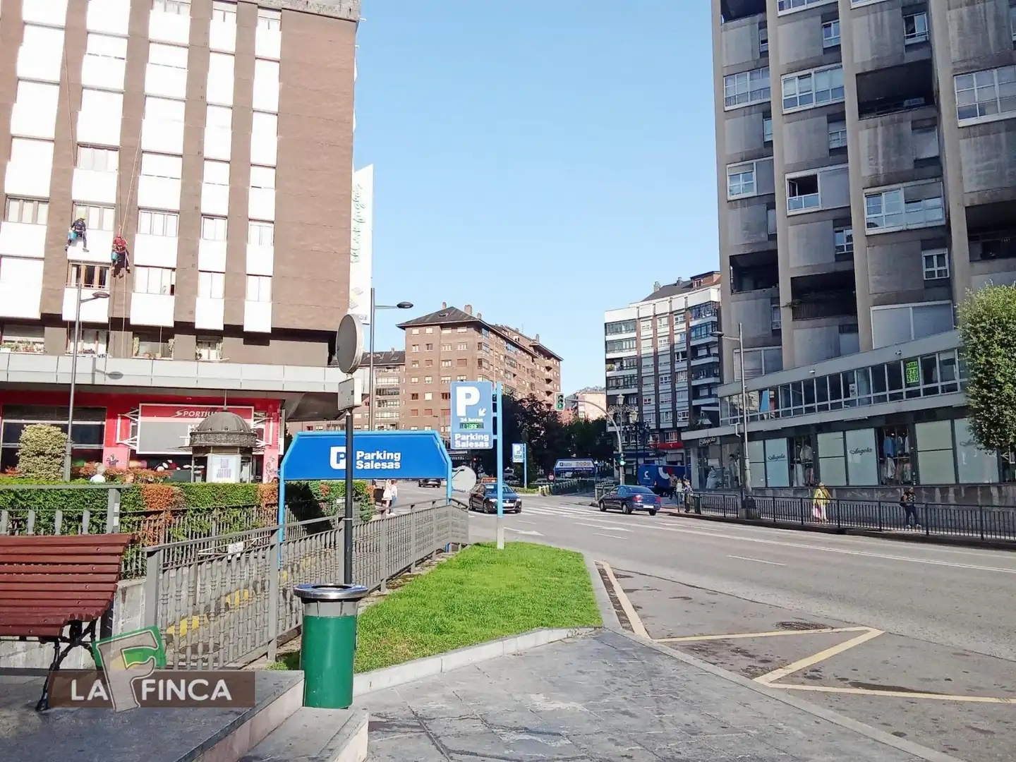Außenansicht von Wohnungen zum Verkauf in Oviedo  mit Heizung und Parkett