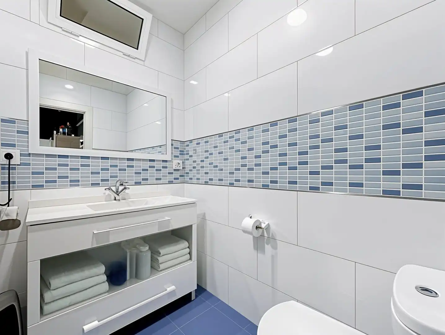 Bathroom of Houses for sale in Valencia  with Air Conditioner, Heating and Parquet flooring