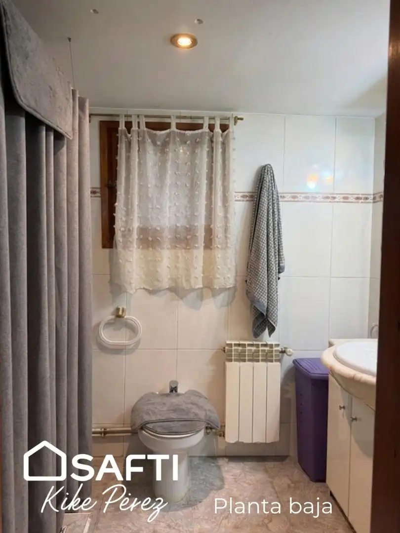 Baño de Casa o chalet en venta en Alguaire con Calefacción, Terraza y Amueblado