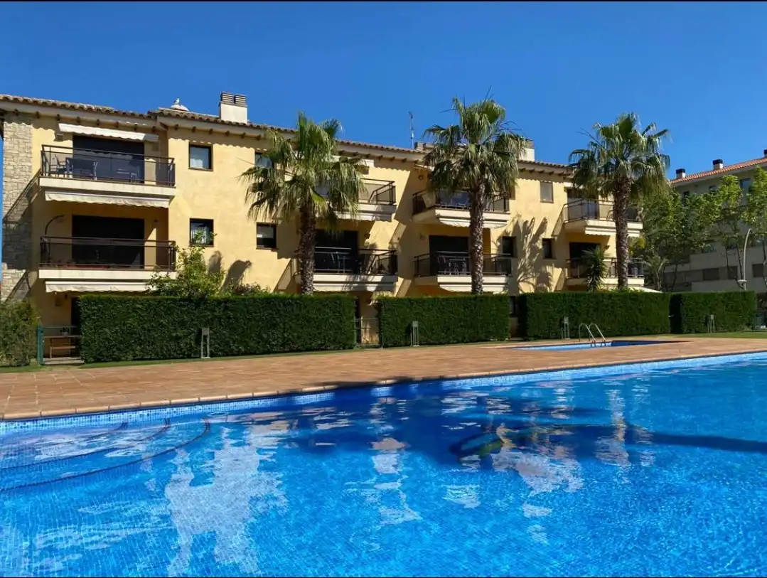 Piscina de Pis de lloguer en Castell d'Aro, Platja d'Aro i s'Agaró amb Aire condicionat, Calefacció i Jardí privat