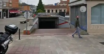 Außenansicht von Garage zum Verkauf in Avilés
