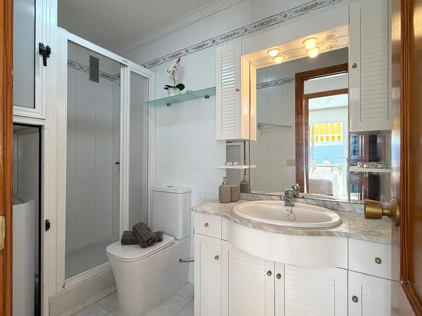 Badezimmer von Dachboden zur Miete in Mogán mit Terrasse, Möbliert und Gemeinschaftspool