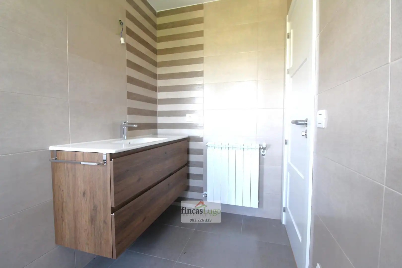 Baño de Casa o chalet en venta en Lugo con Calefacción, Jardín privado y Terraza