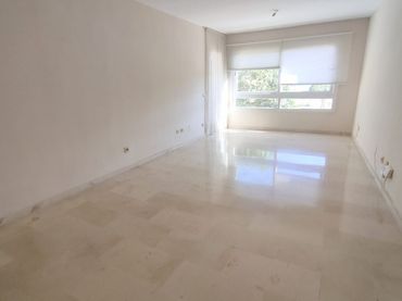 Flat with pool for sale in Spengler