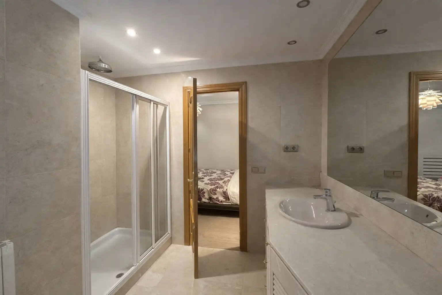 Badezimmer von Wohnung zum Verkauf in Madrid mit Klimaanlage, Heizung und Privatgarten