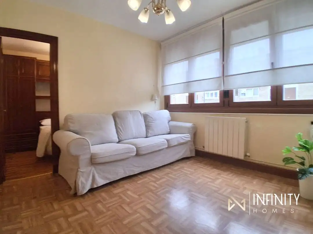 Sala de estar de Piso de alquiler en Bilbao  con Calefacción