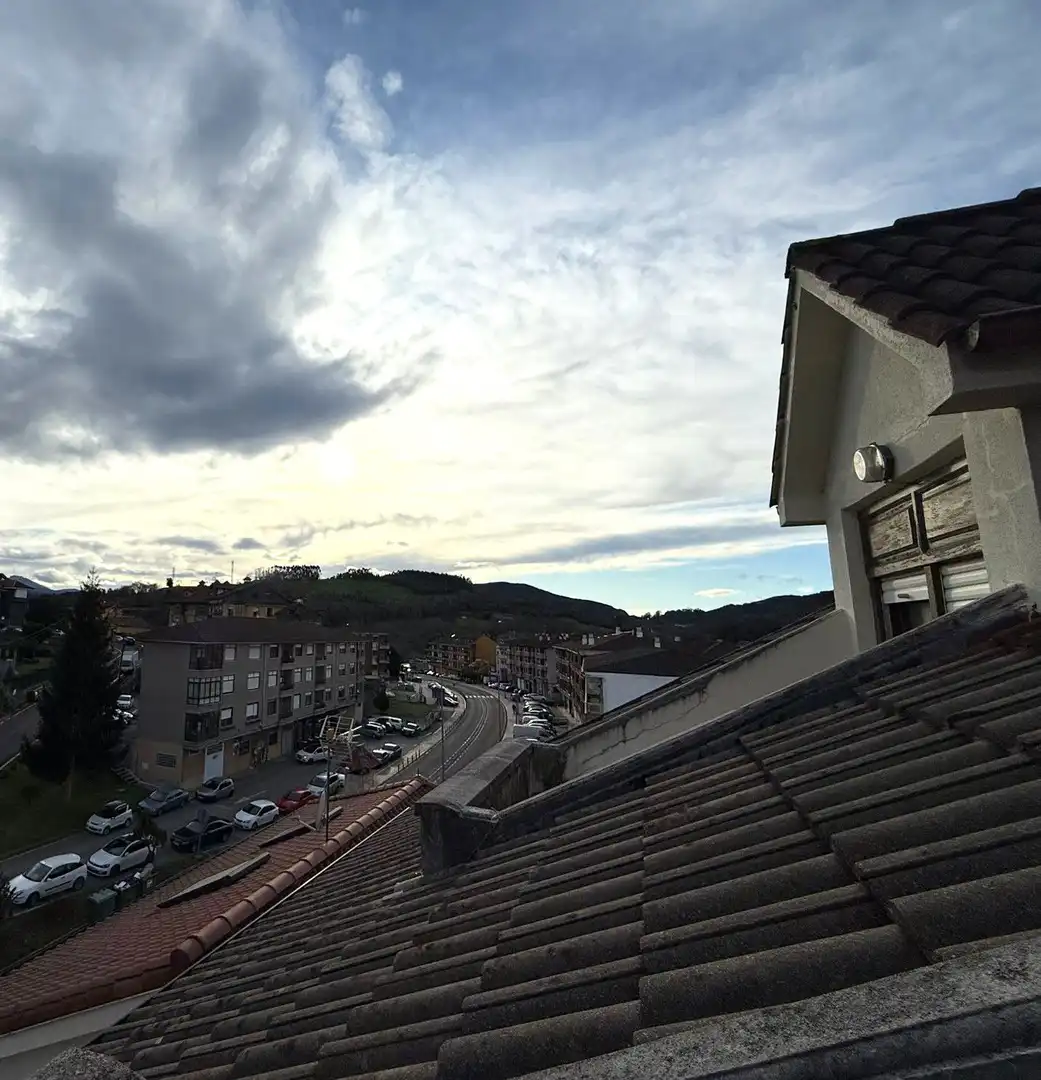 Vista exterior de Pis en venda en Hazas de Cesto amb Calefacció i Terrassa