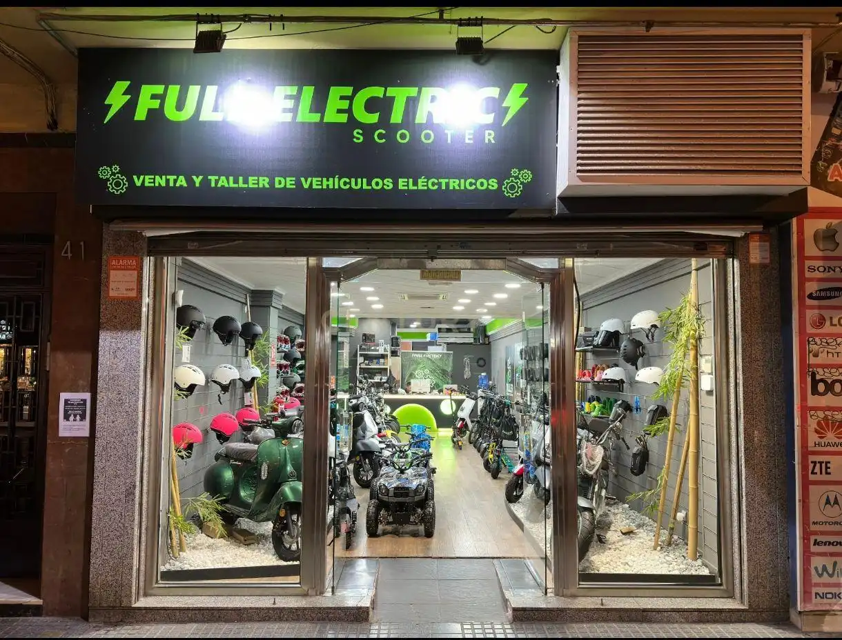 Local comercial en traspàs a CL ARMENGUAL DE LA MOTA 41MALAGA (MÁLAGA)