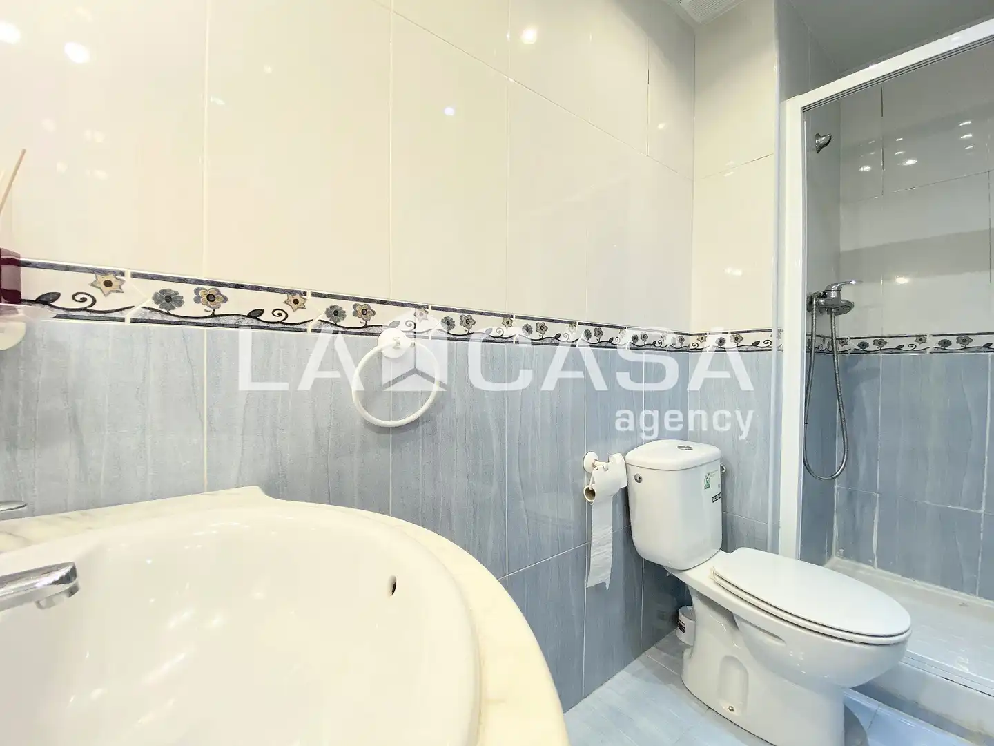 Badezimmer von Wohnung zum Verkauf in Badalona