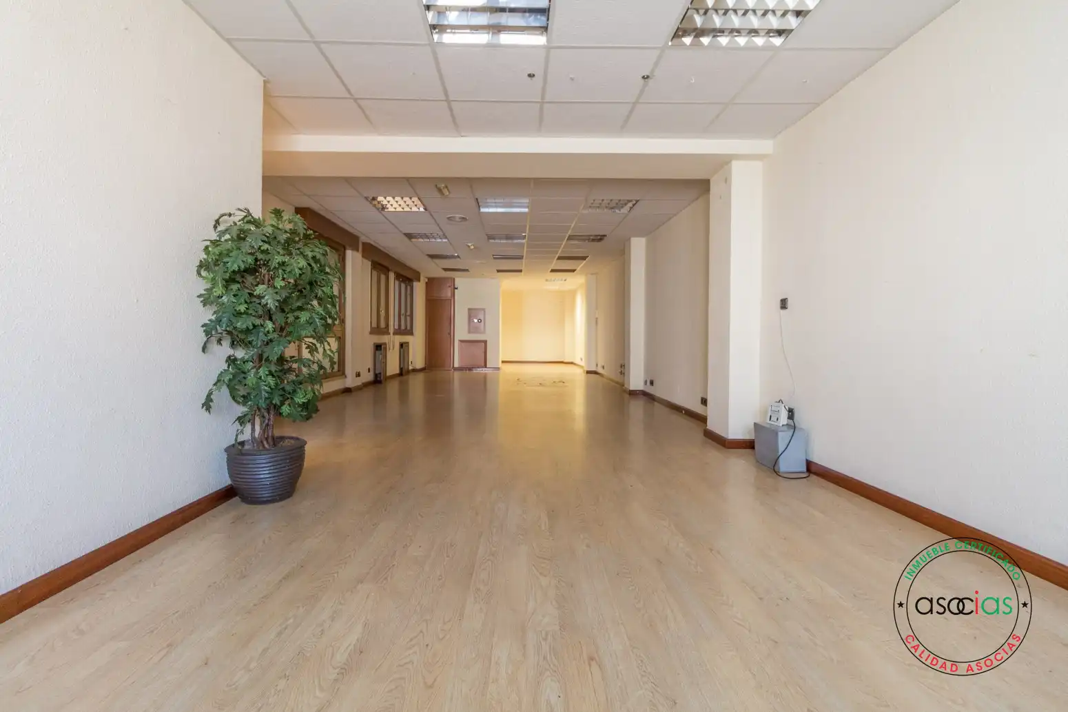 Büro zum Verkauf in Avilés mit Heizung