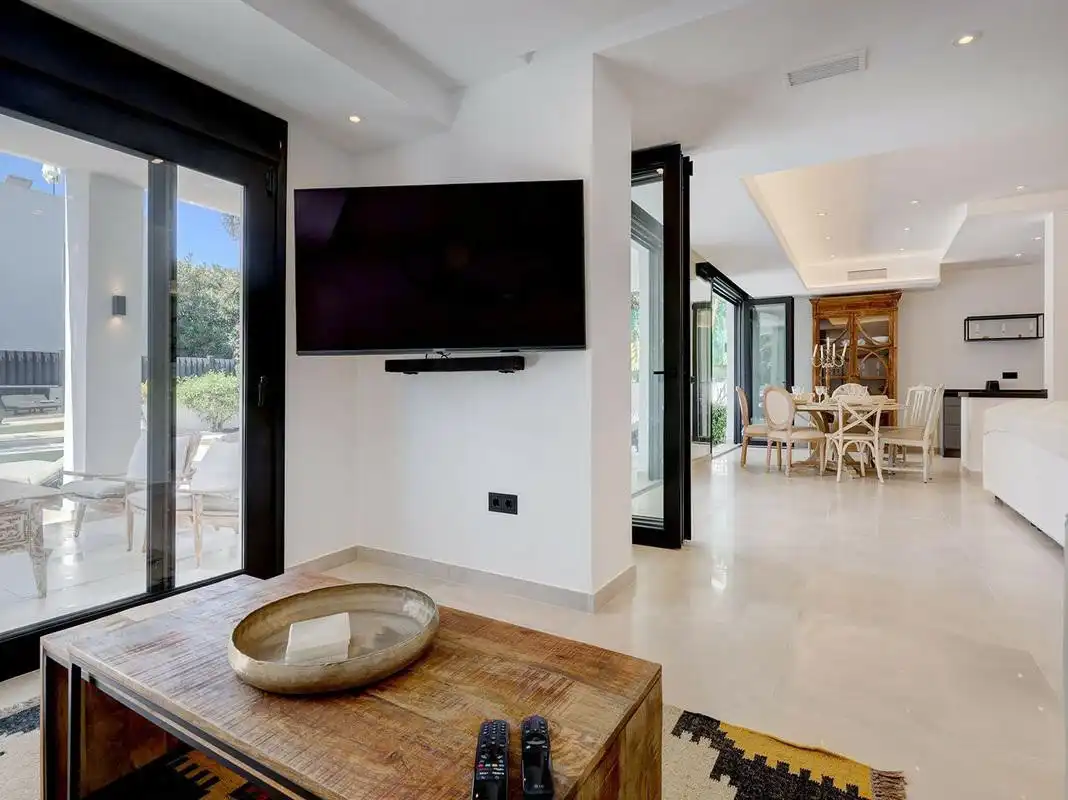 Wohnzimmer von Haus oder Chalet zur Miete in Marbella mit Klimaanlage, Privatgarten und Terrasse