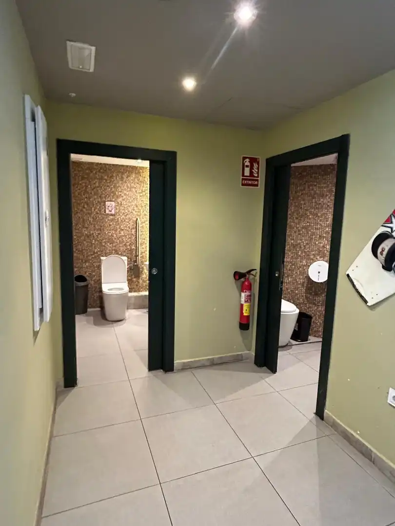 Local comercial en traspàs a Avenida de Arias de Velasco 1, imagen 7