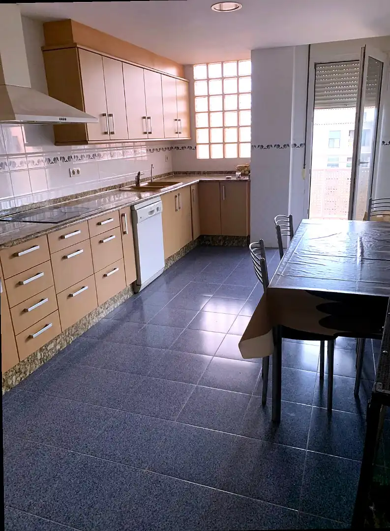 Flat with lift for sale in Carrer Carinyena, imagen 2