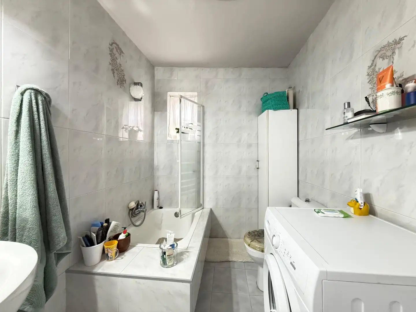 Badezimmer von Einfamilien-Reihenhaus zum Verkauf in Boiro mit Möbliert