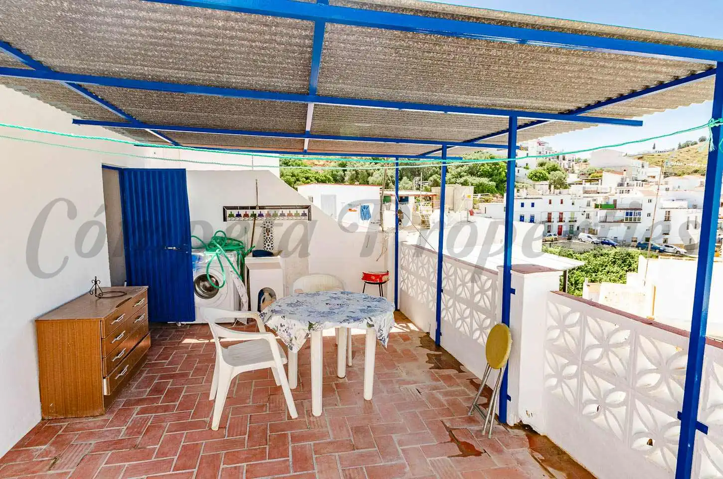Terrasse von Einfamilien-Reihenhaus zum Verkauf in Cómpeta mit Terrasse und Möbliert