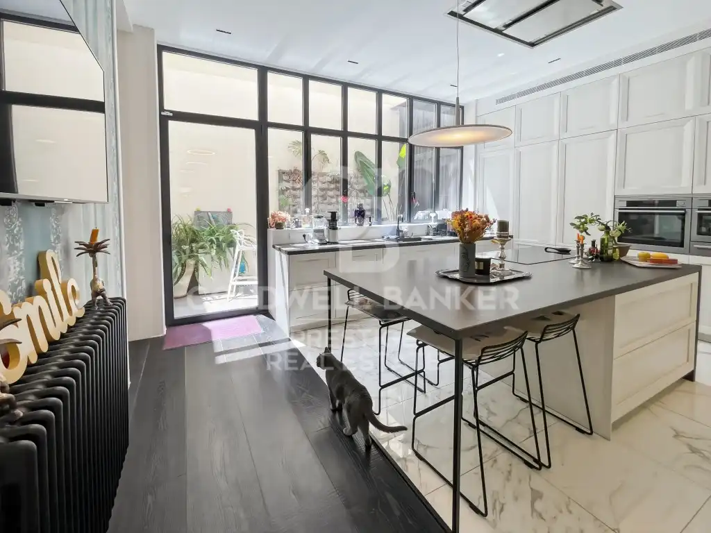 Cuina de Dúplex en venda en Barcelona amb Aire condicionat, Terrassa i Forn