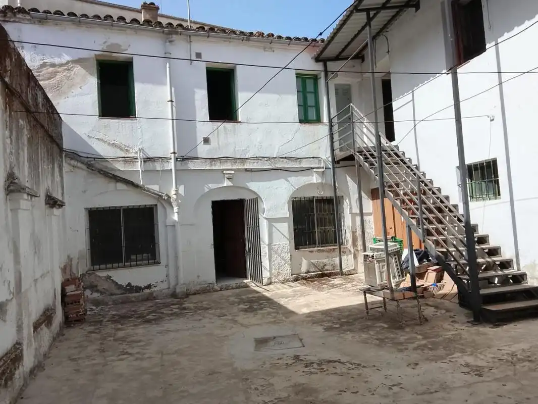 Vista exterior de Planta baixa en venda en Talavera de la Reina amb Calefacció