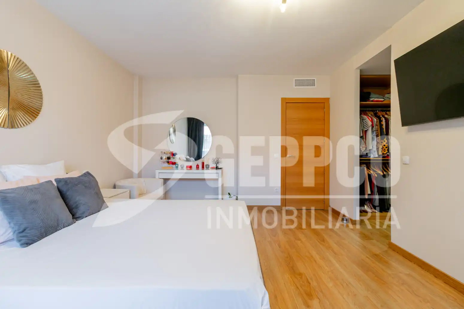 Habitación de Casa adosada en venta en Alcalá de Henares con Calefacción, Terraza y Piscina comunitaria
