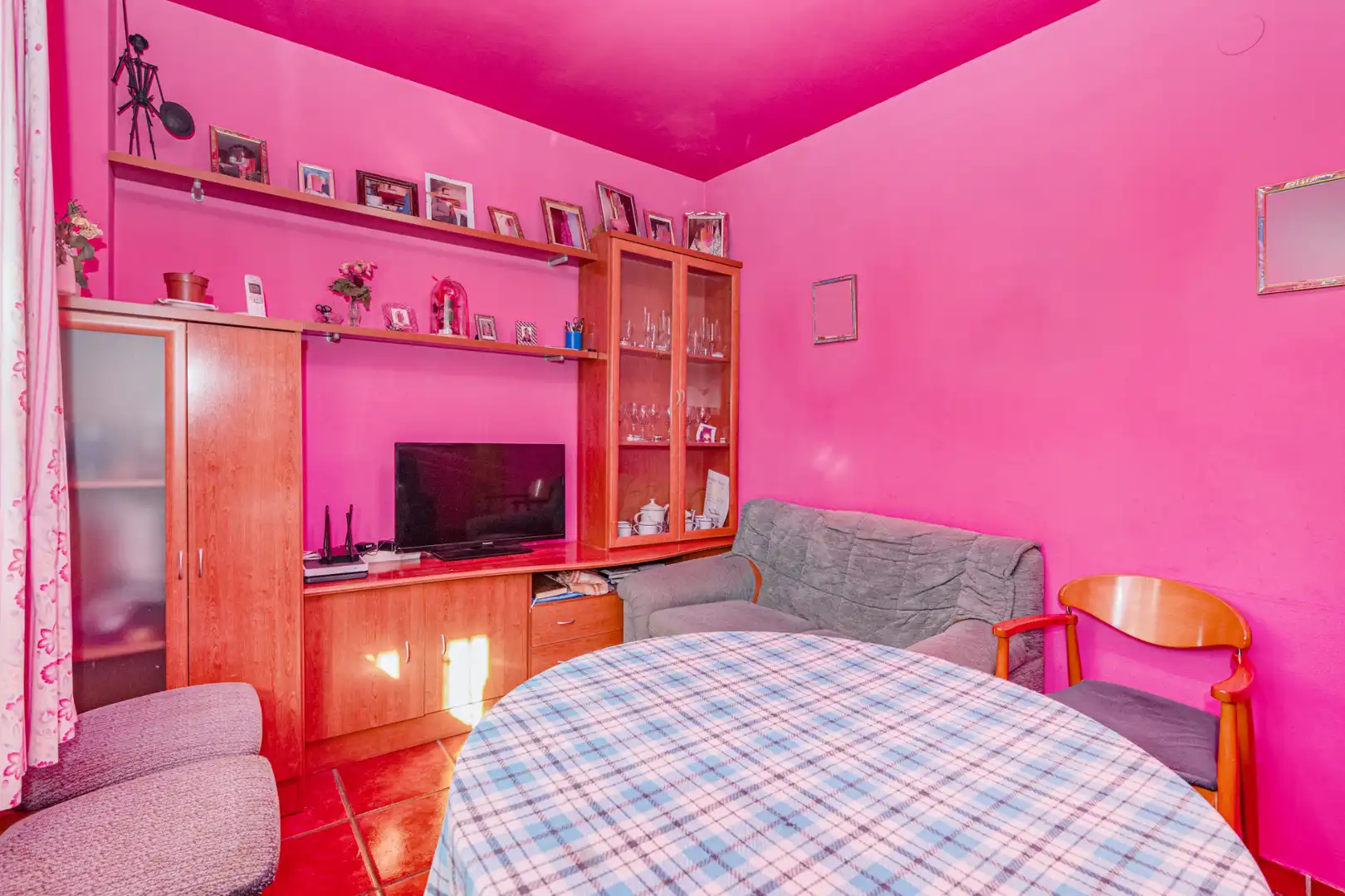 Sala de estar de Casa o chalet en venta en La Zubia con Aire acondicionado, Calefacción y Jardín privado