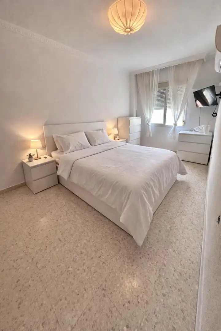 Bedroom of Flat for sale in Sevilla  with Air Conditioner and Community pool