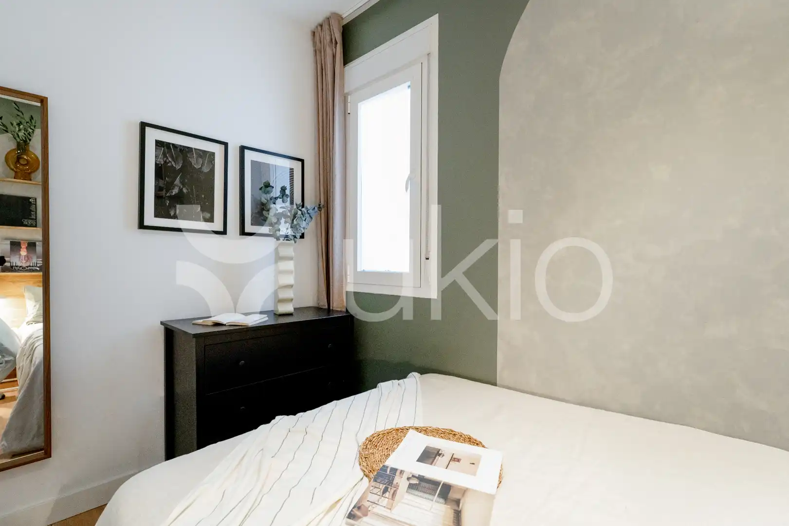 Habitación de Apartamento de alquiler en Madrid con Aire acondicionado, Calefacción y Amueblado