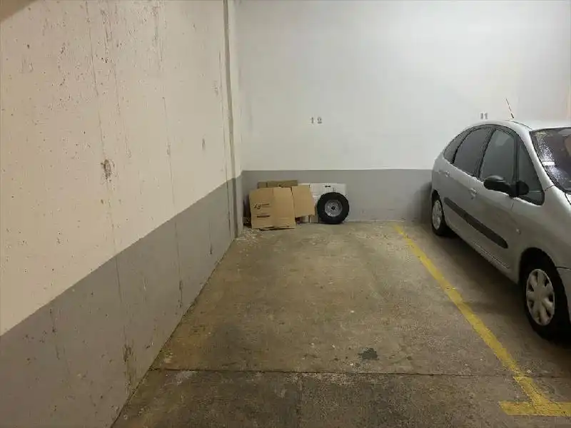 Aparcament amb ascensor en venda a Villaquilambre, imagen 4