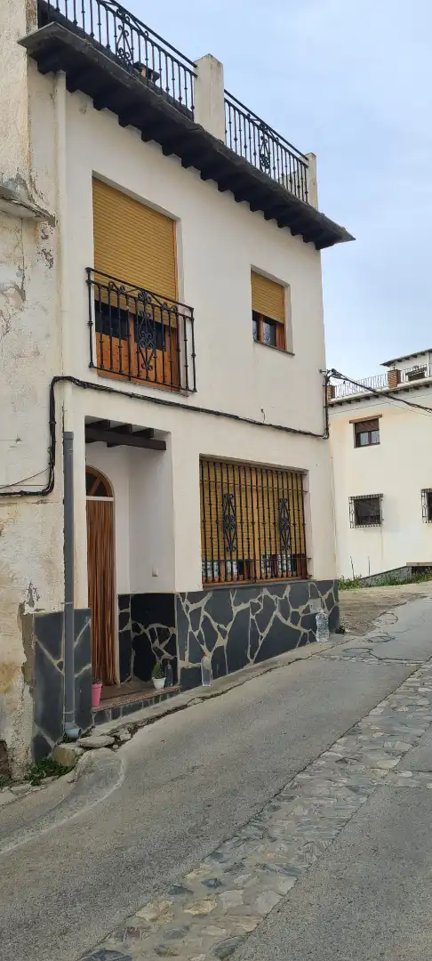 Casa amb terrassa en venda a Alpujarra de la Sierra