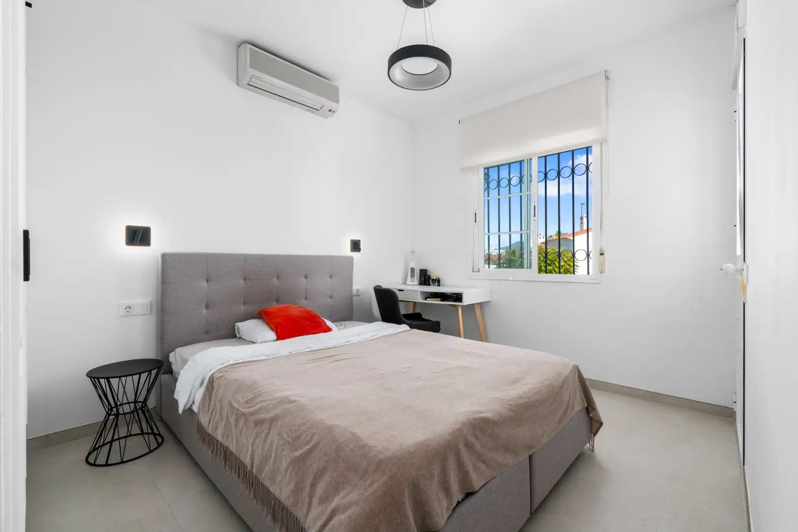 Habitación de Casa o chalet en venta en Estepona con Aire acondicionado, Jardín privado y Terraza