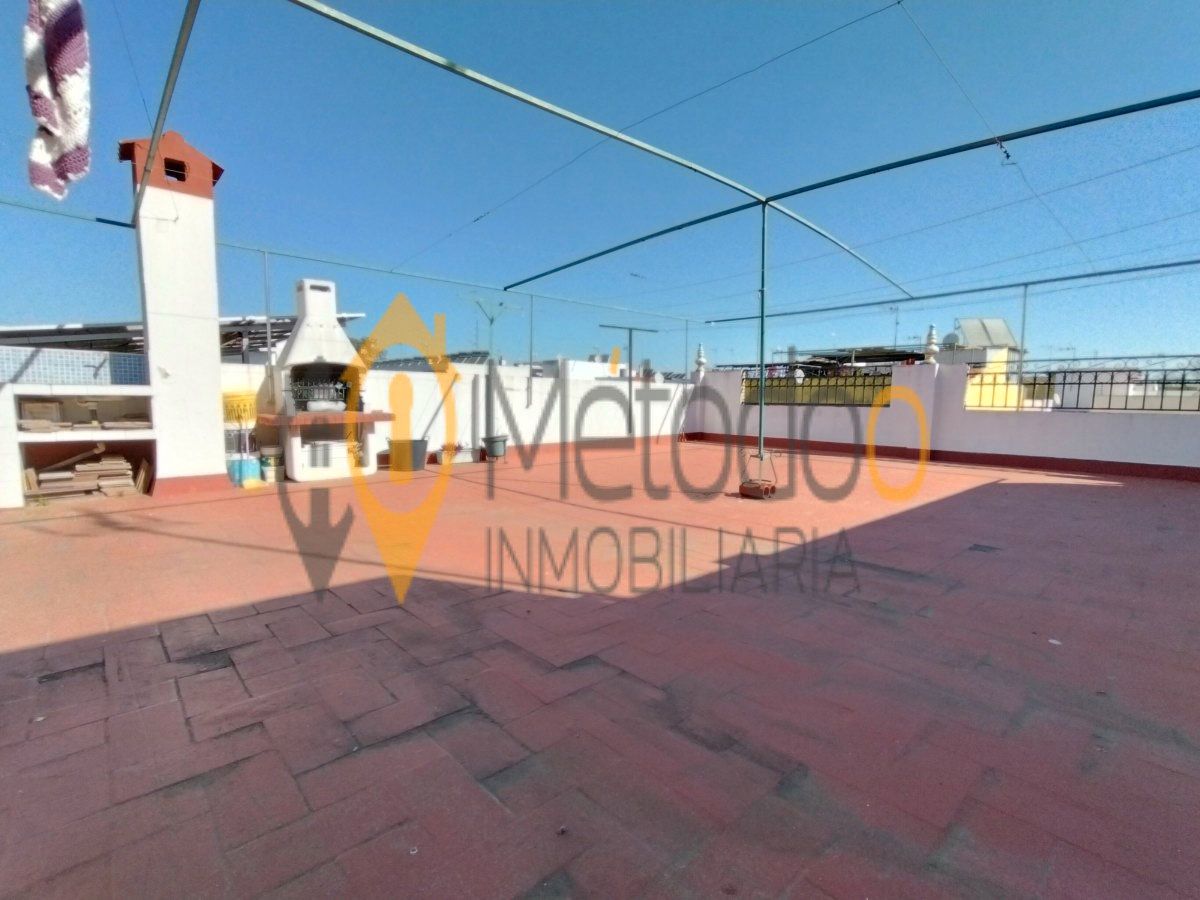 Vista exterior de Casa adosada en venda en  Sevilla Capital amb Aire condicionat, Calefacció i Terrassa