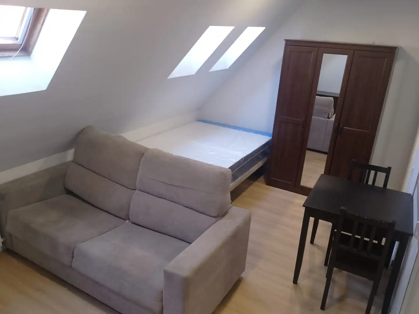 Schlafzimmer von Wohnung zum Verkauf in Oviedo  mit Heizung, Parkett und Möbliert