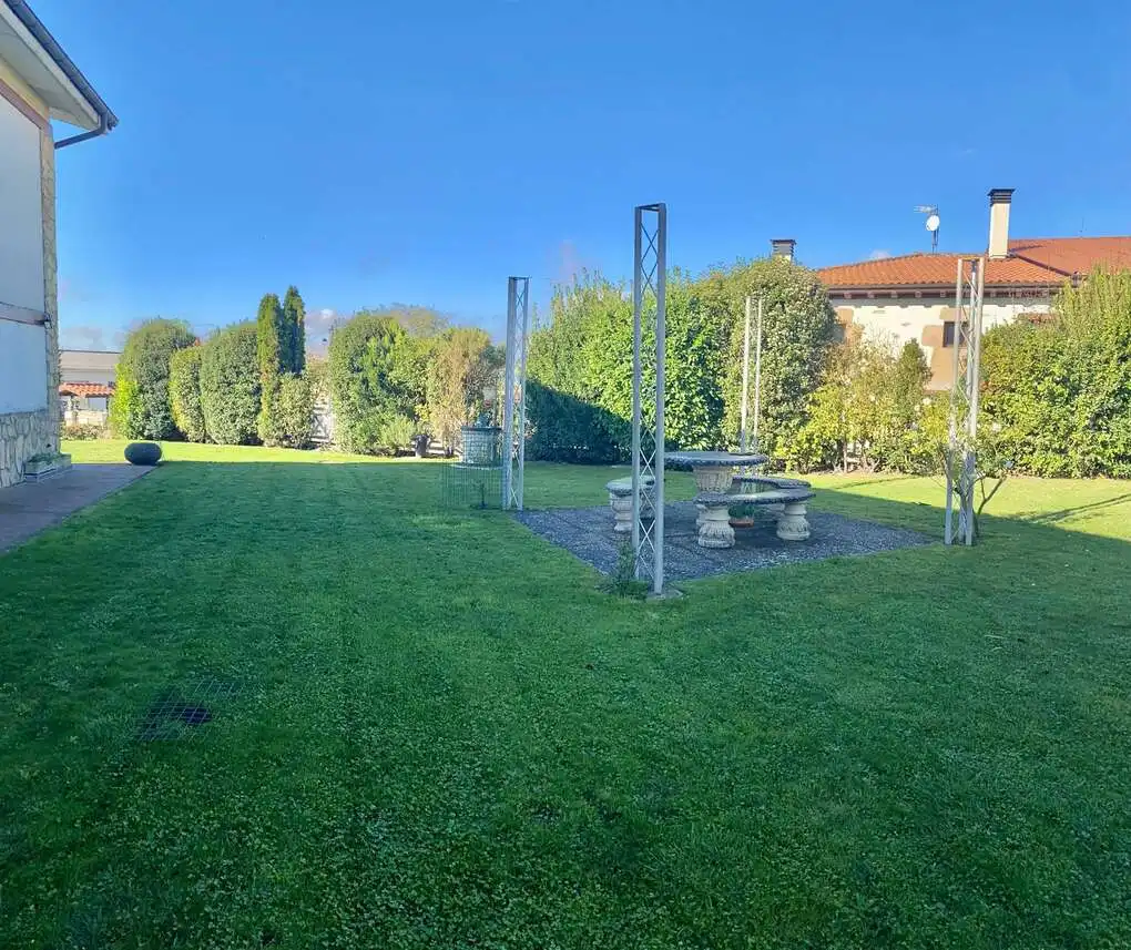 Casa o xalet en venda en Vitoria - Gasteiz amb Calefacció, Jardí privat i Terrassa