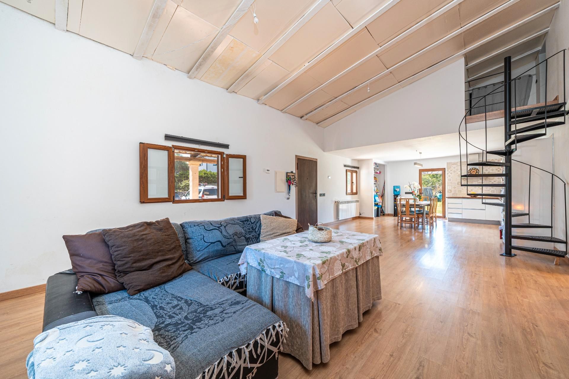 Sala d'estar de Casa o xalet en venda en Muro amb Aire condicionat, Calefacció i Jardí privat