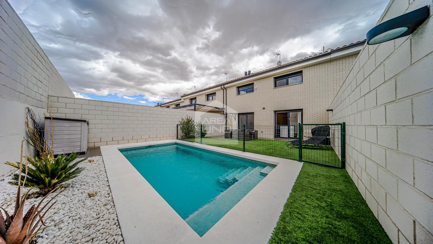 Piscina de Casa adosada en venta en Carranque con Jardín privado y Piscina