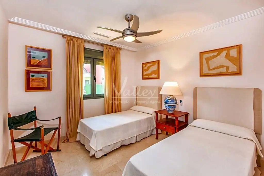 Habitación de Ático de alquiler en Sotogrande con Aire acondicionado, Calefacción y Terraza