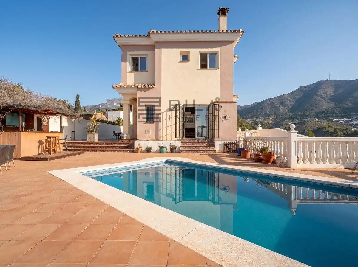 Villa mit Pool zum Verkauf in Torreblanca