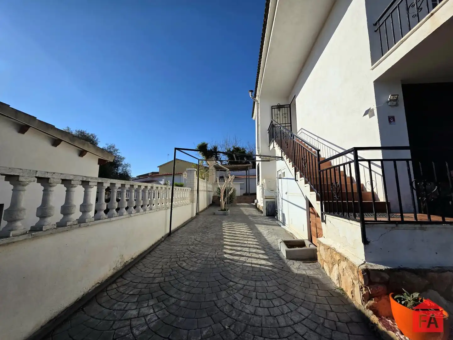 Vista exterior de Casa o xalet en venda en Albinyana amb Calefacció, Terrassa i Traster