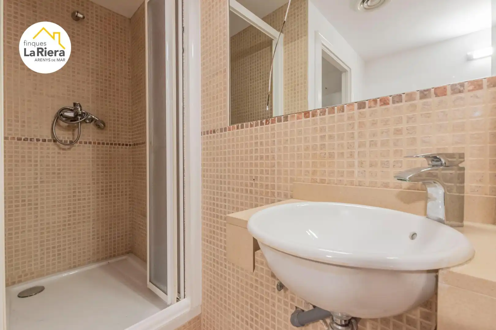 Badezimmer von Geschaftsraum zur Miete in Arenys de Mar