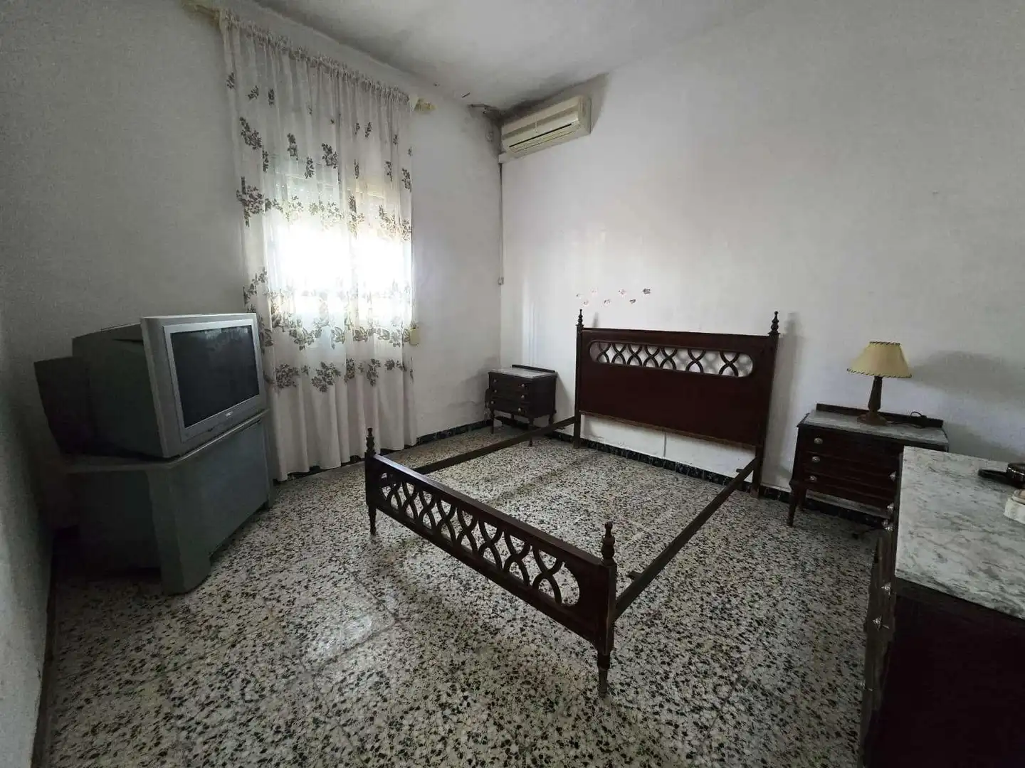Bedroom of Houses for sale in Gines  with Air Conditioner, Terrace and Storage room