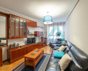 Living room of Flat to rent in Oviedo   with Heating and Parquet flooring