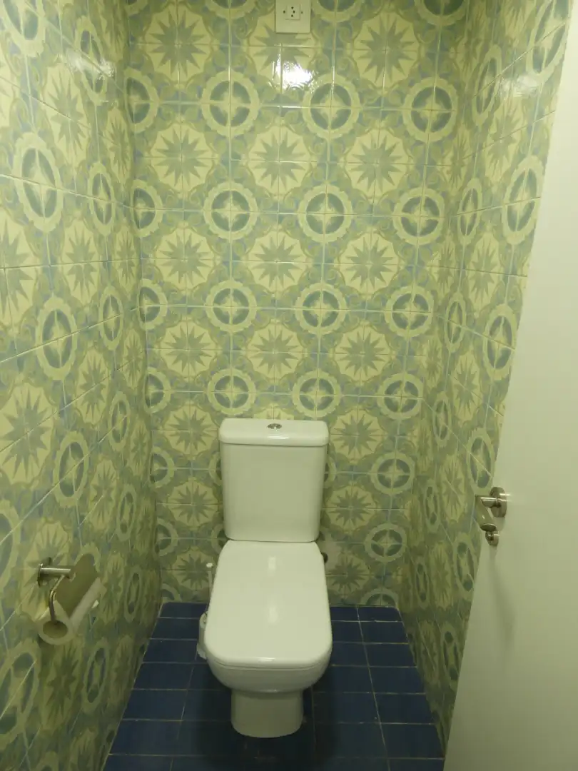Baño de Oficina de alquiler en Barcelona con Aire acondicionado y Amueblado